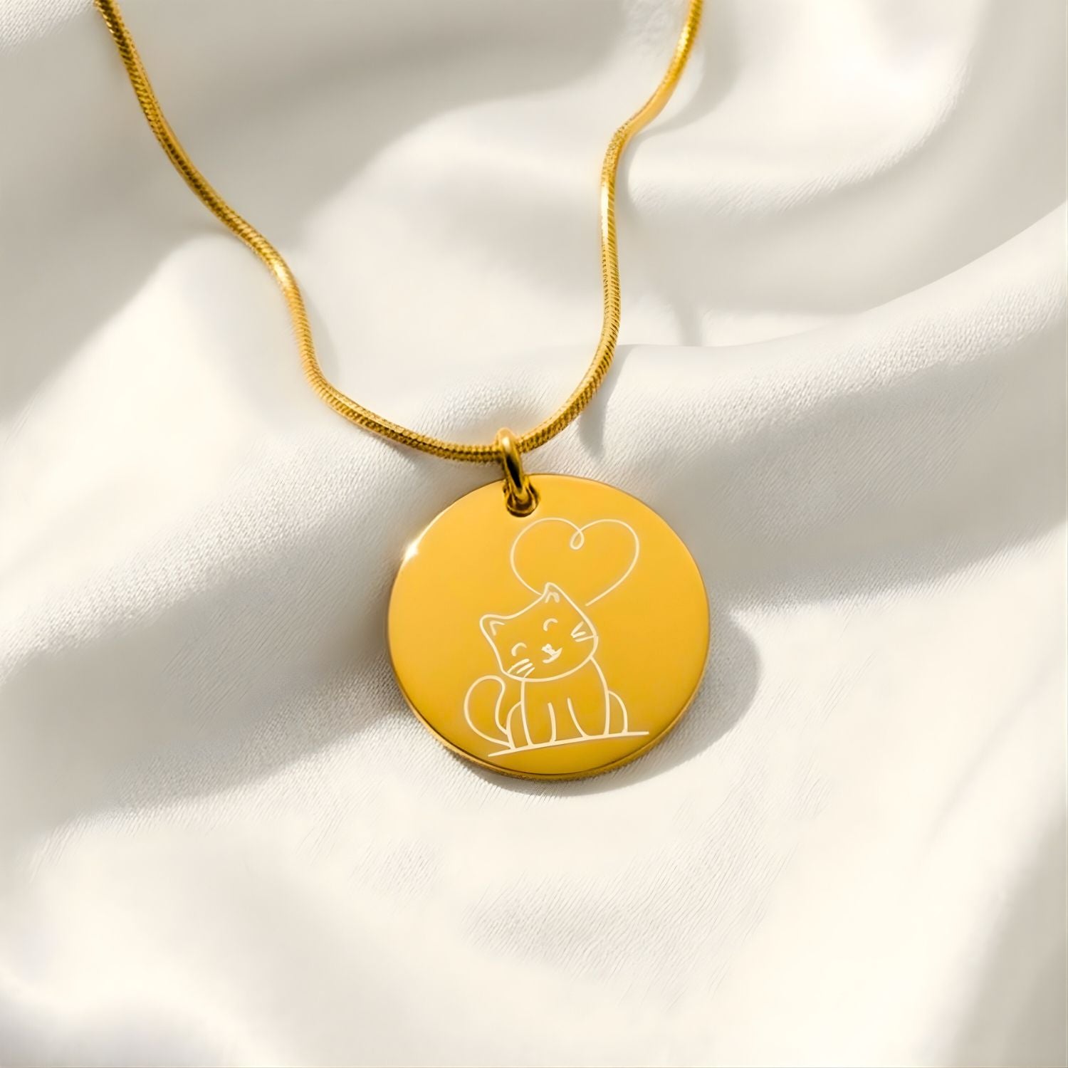 Cute Cat Circle Necklace Gold