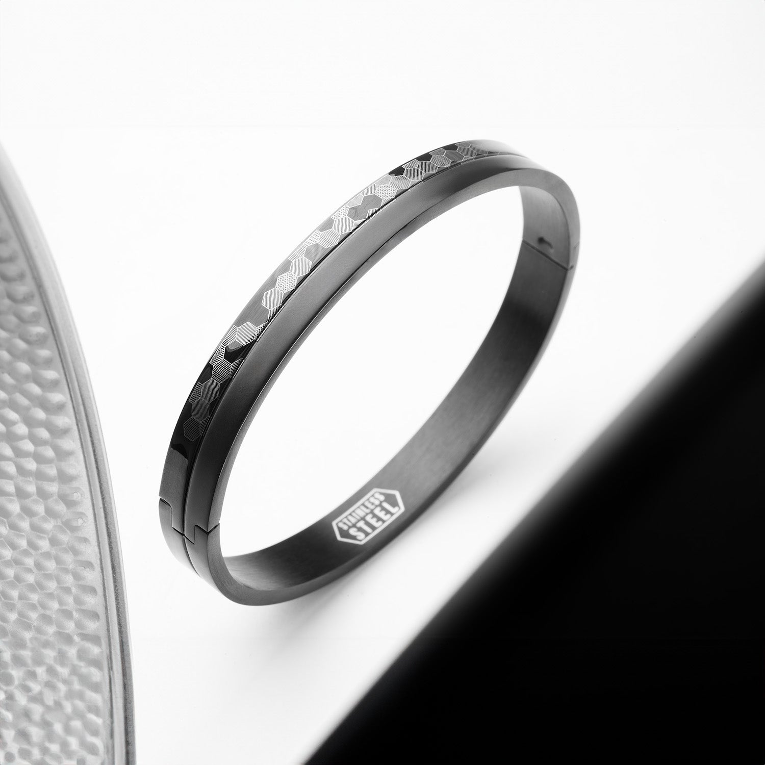 Hex Matrix Kada Bracelet Black