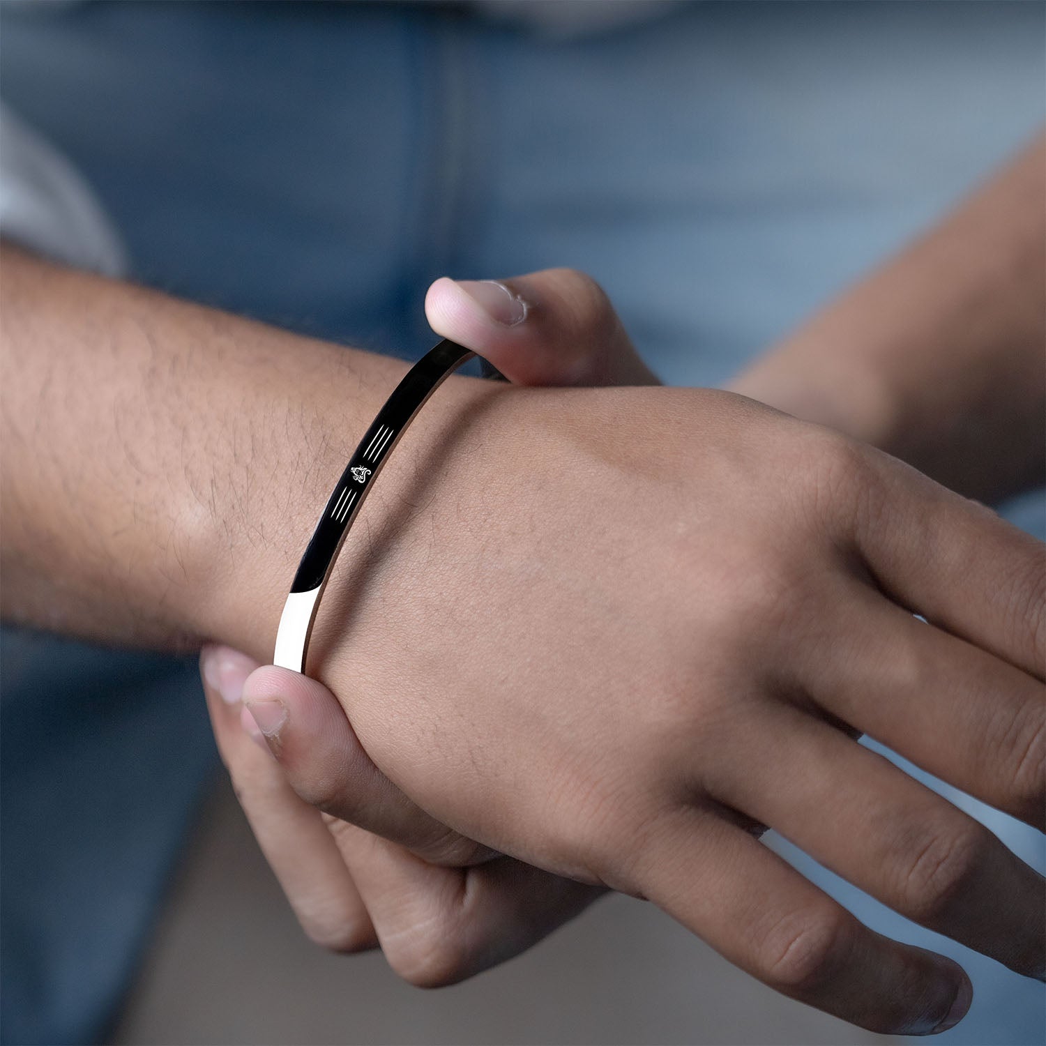 Mahakaal Gloss Cuff Adjustable Bracelet Black