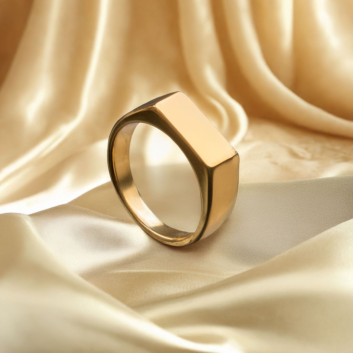 Gold Noir Band Ring